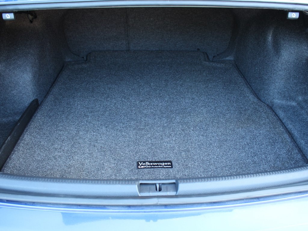 2017 Volkswagen Passat Image 21