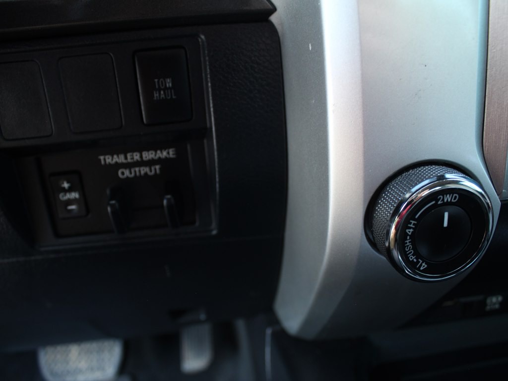 2020 Toyota Tundra Image 25