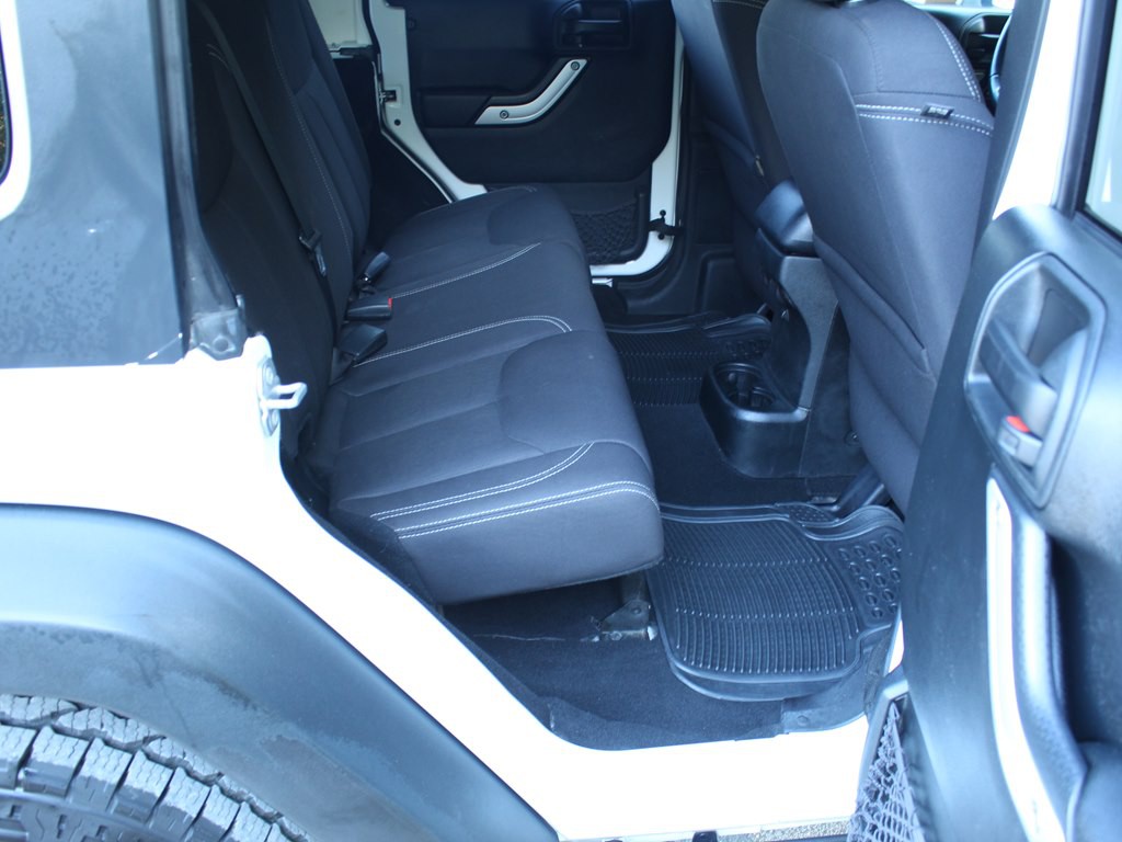 2017 Jeep Wrangler Unlimited Image 20