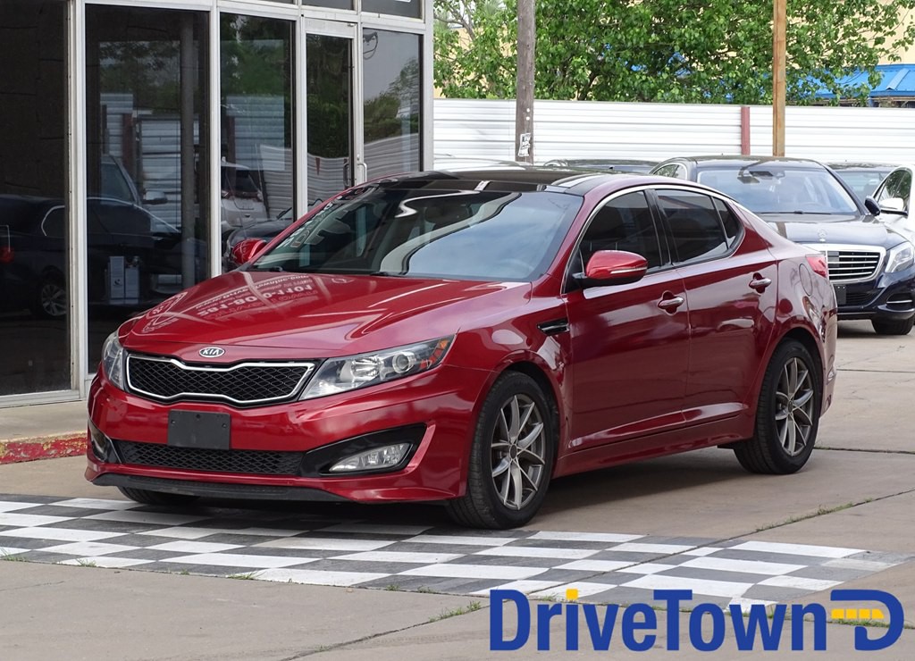 2011 Kia Optima Image 1