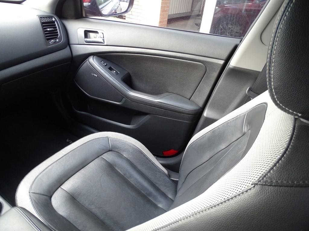 2011 Kia Optima Image 14