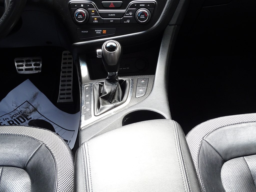 2011 Kia Optima Image 17