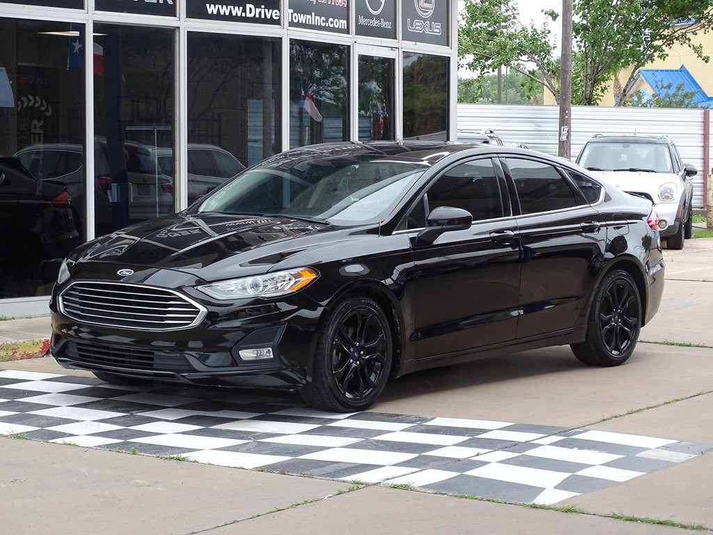 2020 Ford Fusion Image 3