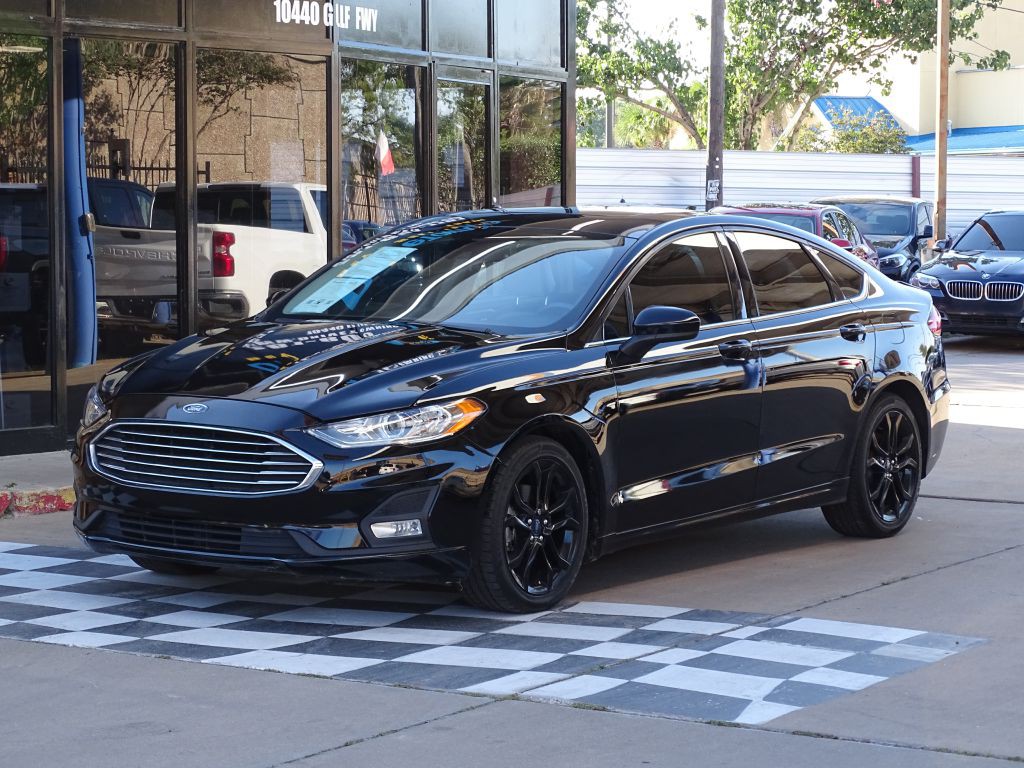 2020 Ford Fusion Image 2