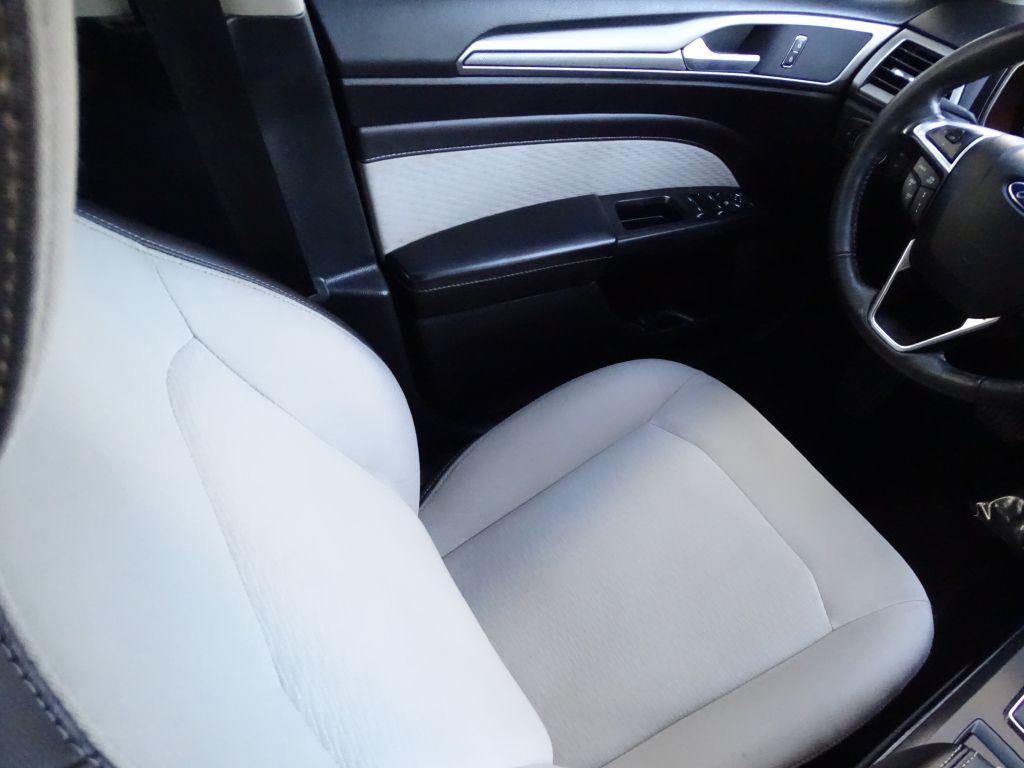 2020 Ford Fusion Image 12