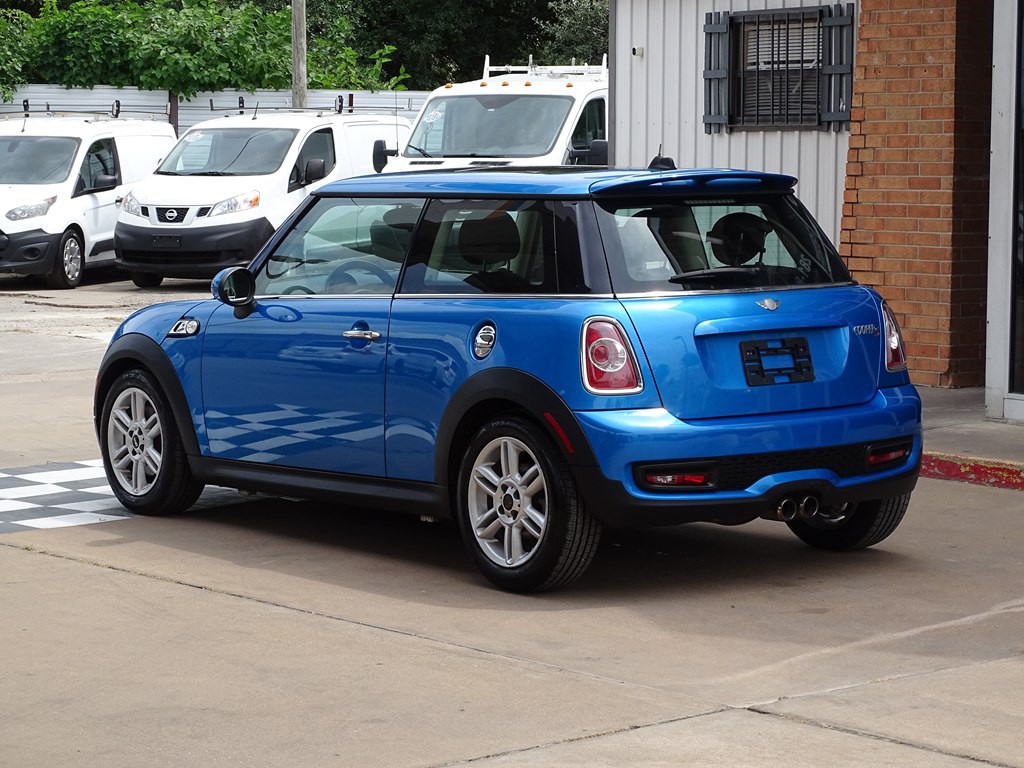 2011 MINI Cooper Image 4
