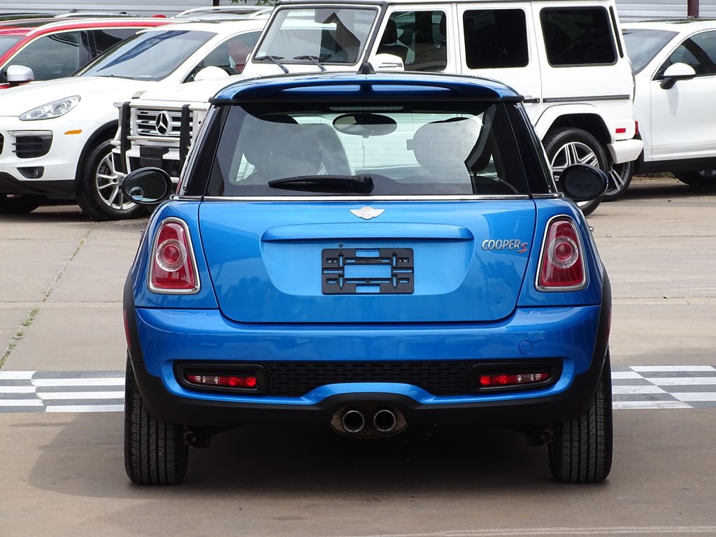 2011 MINI Cooper Image 6