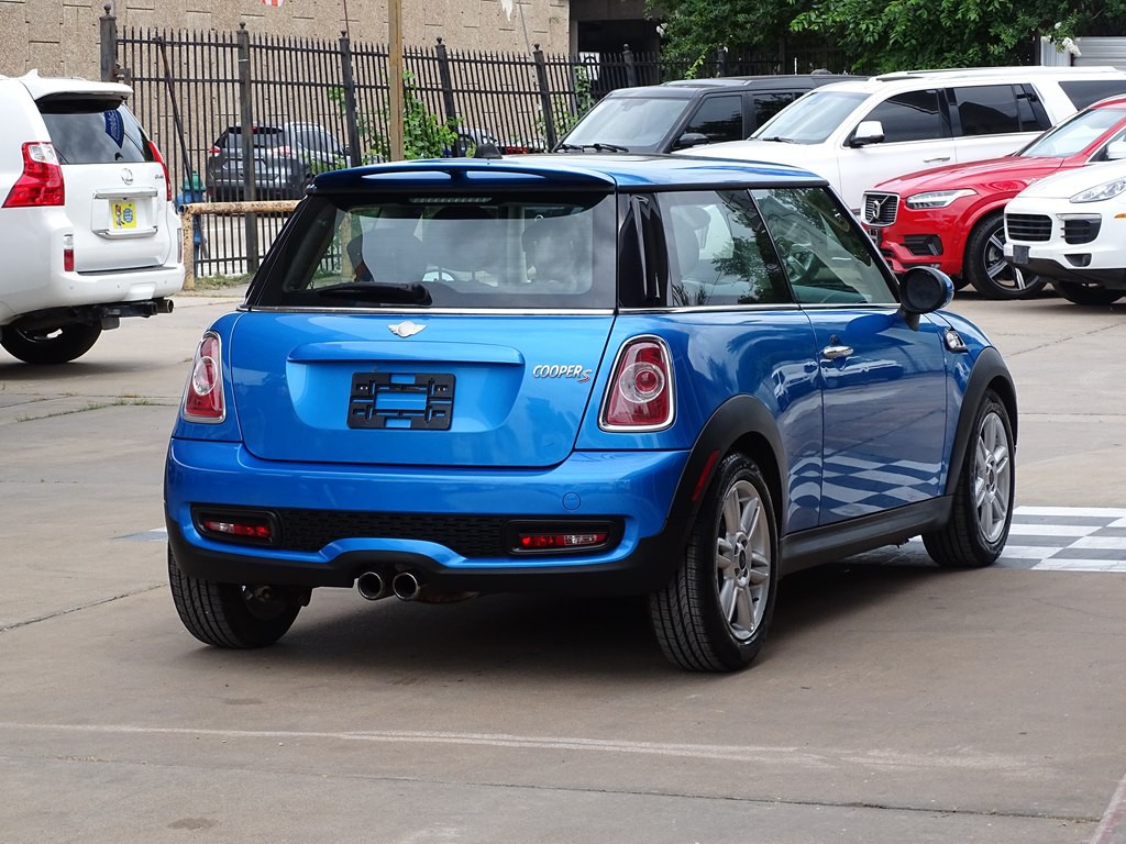 2011 MINI Cooper Image 7