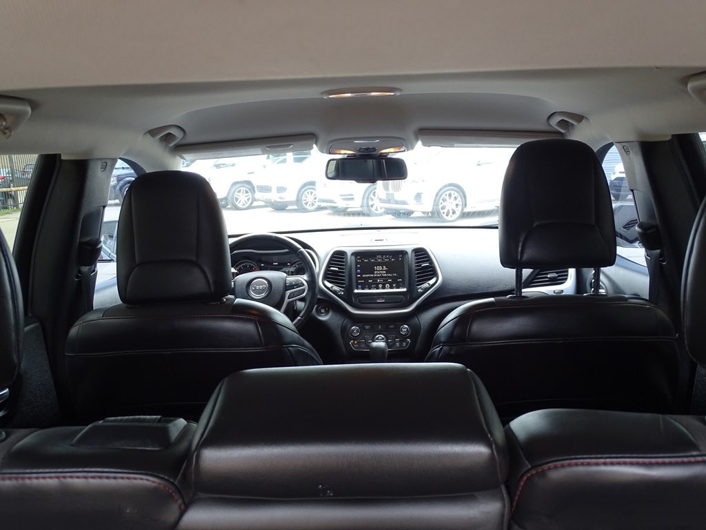2017 Jeep Cherokee Image 16
