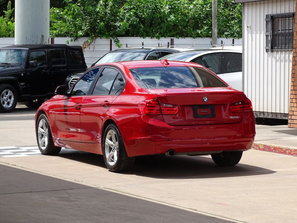 2015 BMW 3 Series Image 4