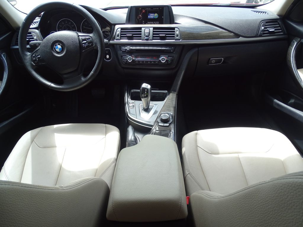 2015 BMW 3 Series Image 11