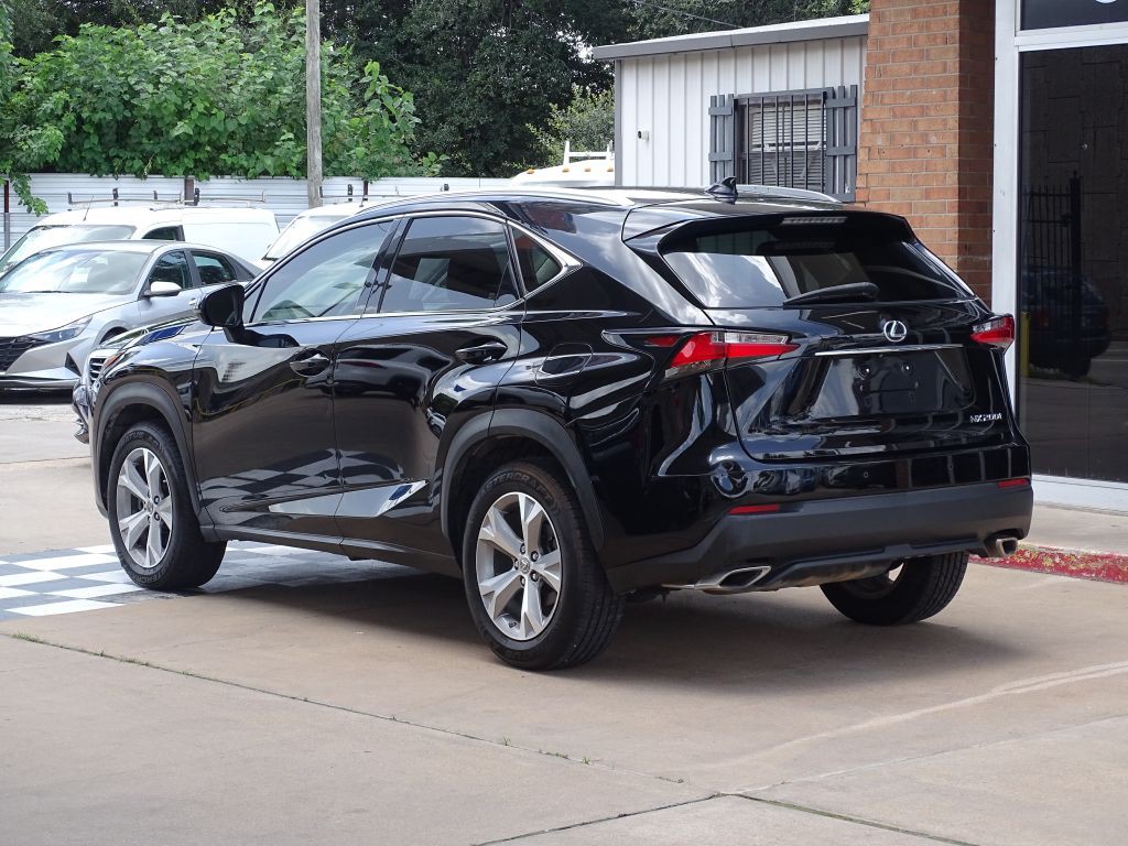 2017 Lexus NX Image 4