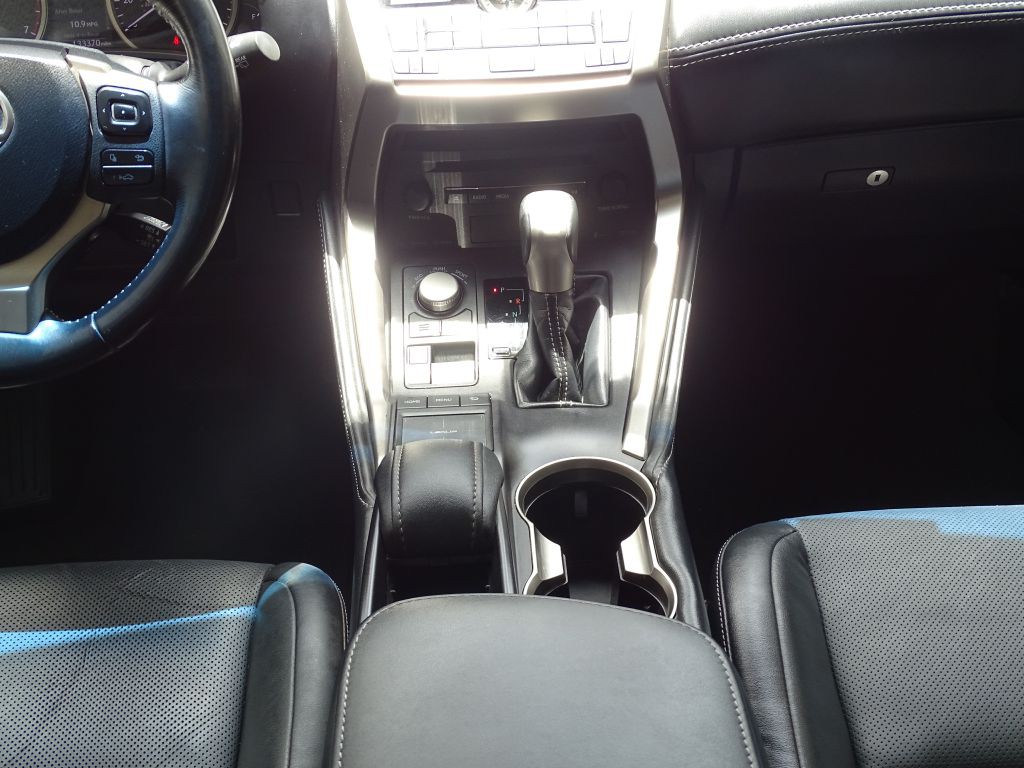 2017 Lexus NX Image 17