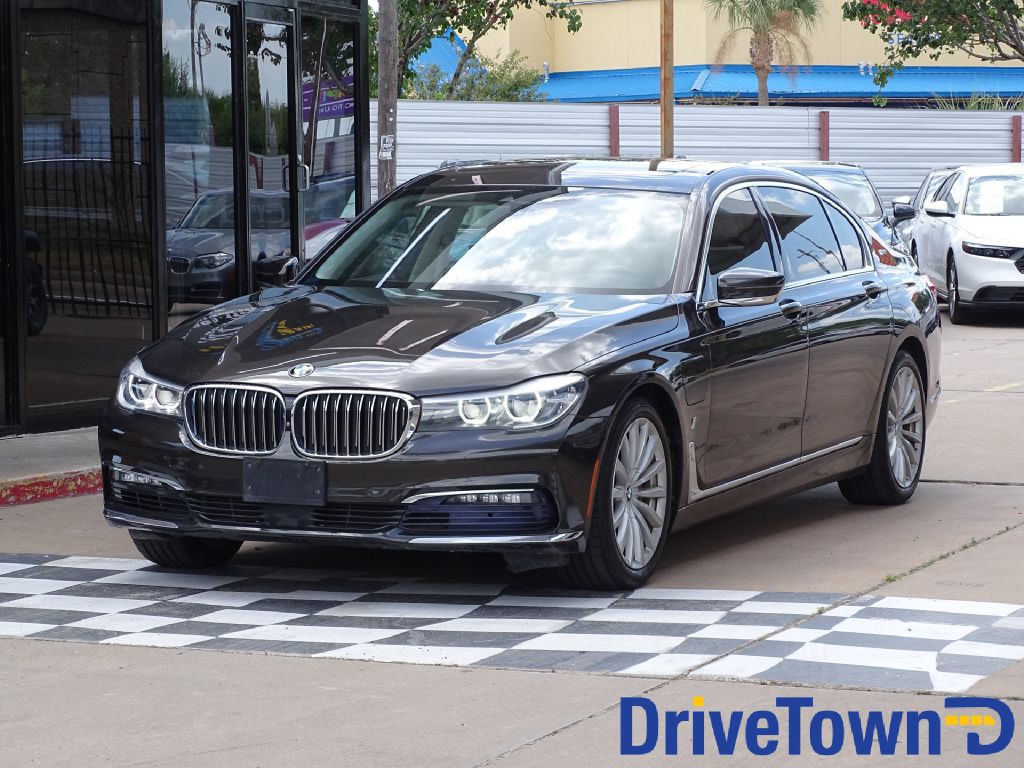 2017 BMW 7 Series Image 1