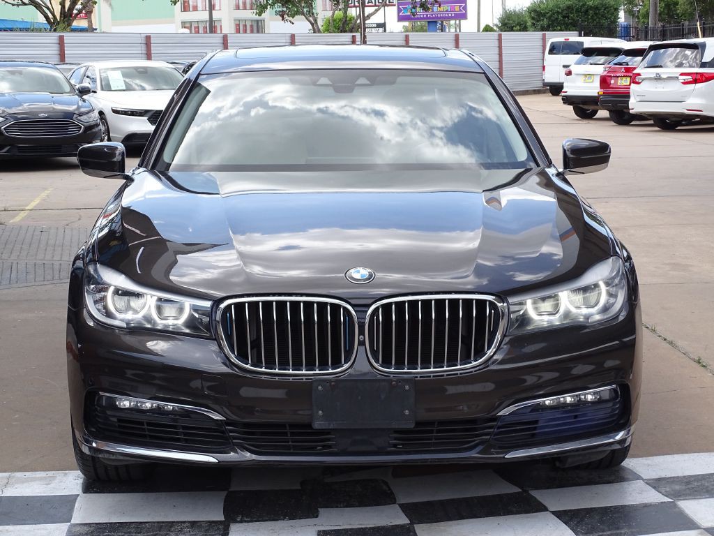 2017 BMW 7 Series Image 10