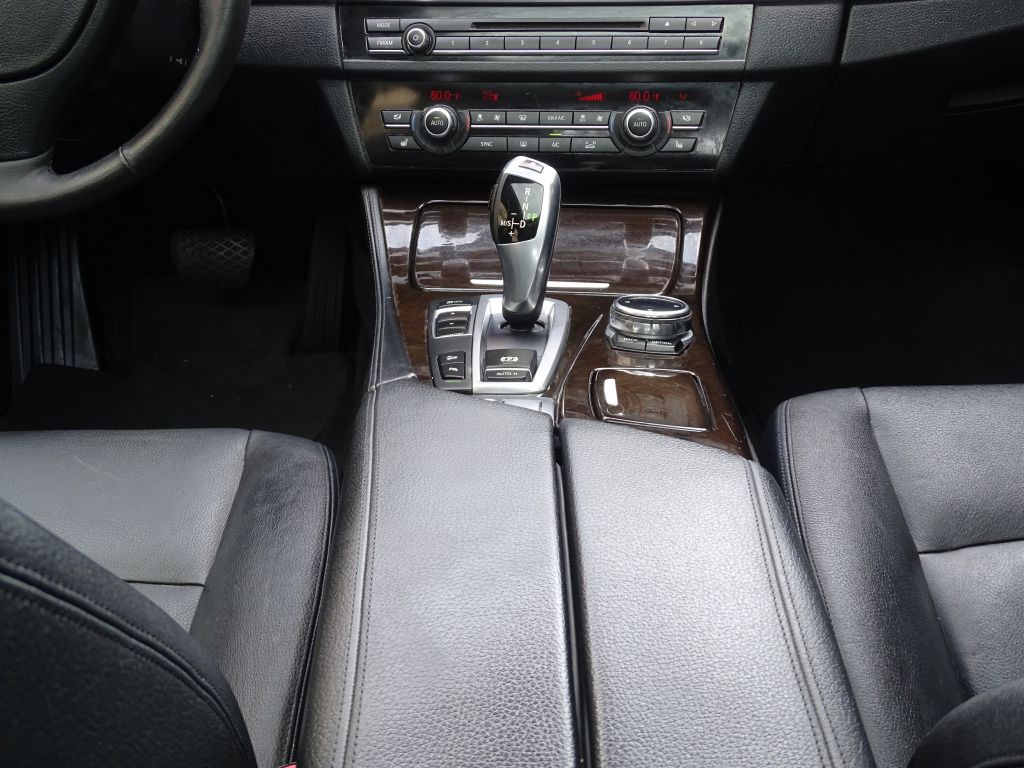 2014 BMW 5 Series Image 17