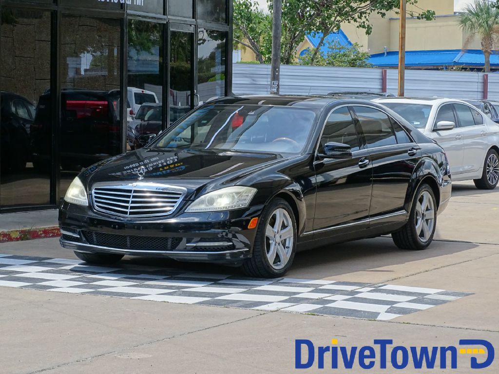 2010 Mercedes-Benz S-Class Image 1