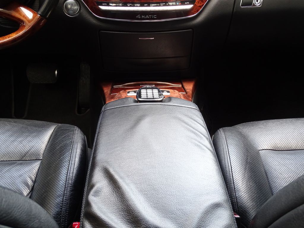 2010 Mercedes-Benz S-Class Image 17