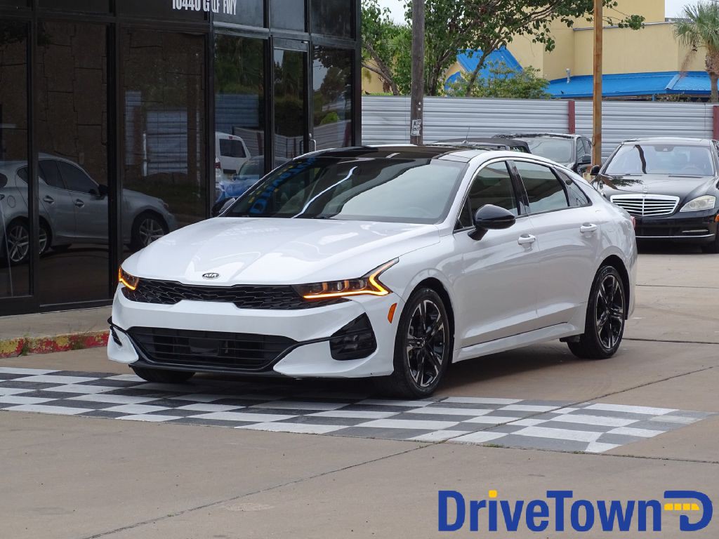 2021 Kia K5 Image 1