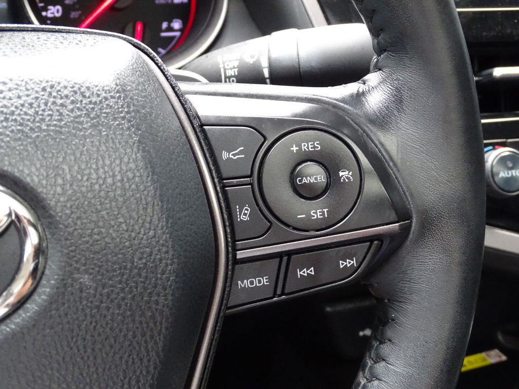 2022 Toyota Camry Image 19