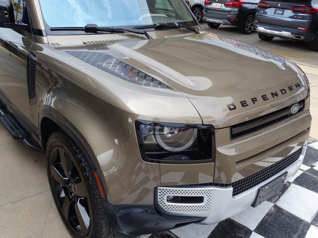 2020 Land Rover Defender Image 13