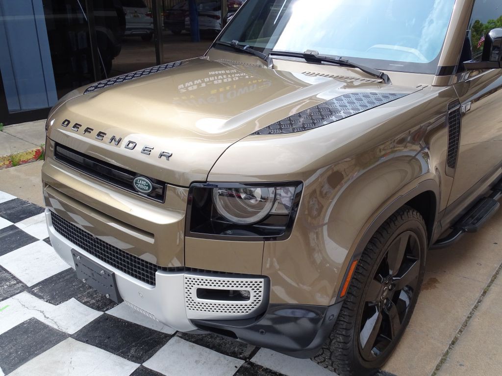 2020 Land Rover Defender Image 14