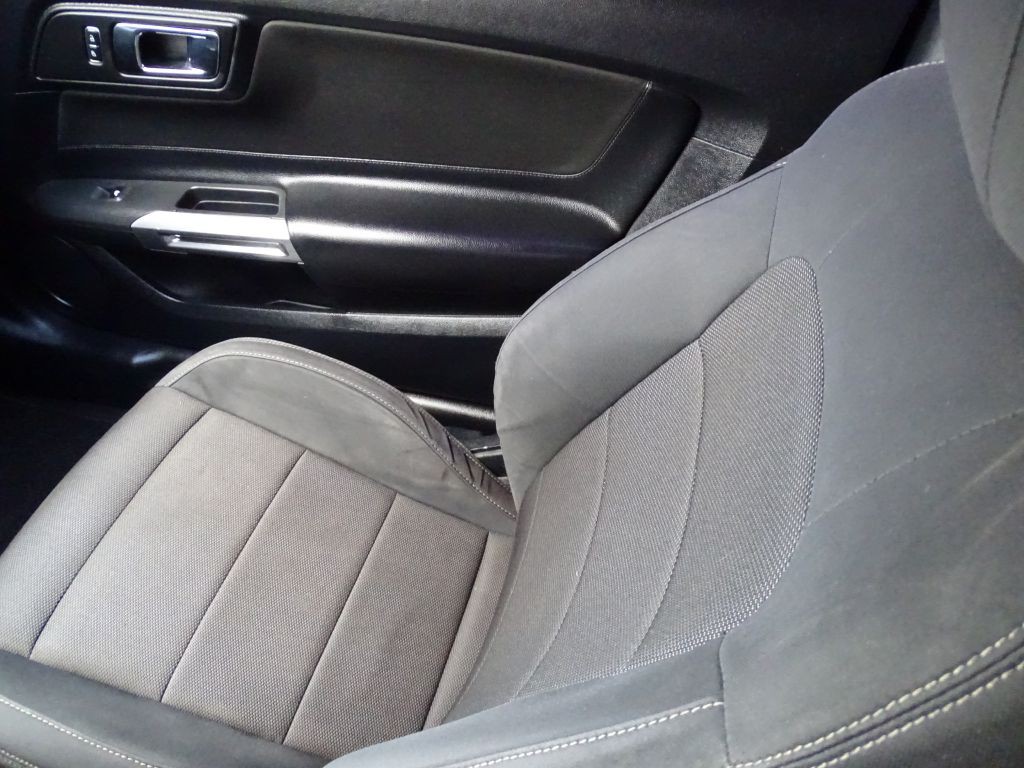 2016 Ford Mustang Image 14