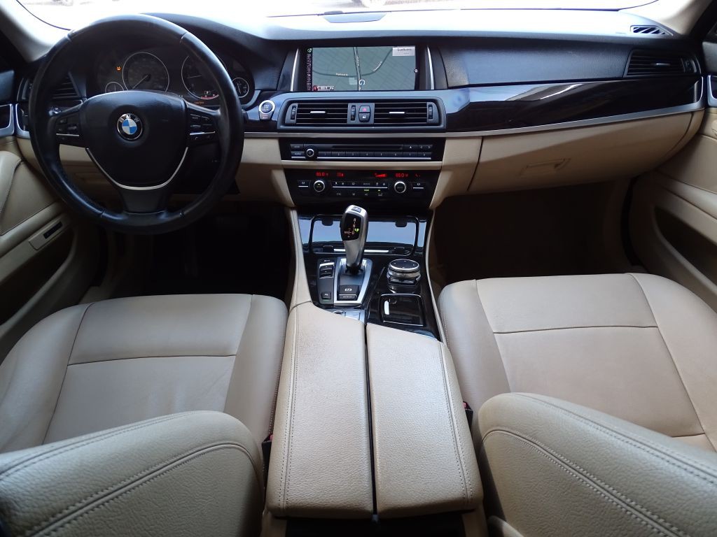 2015 BMW 5 Series Image 12
