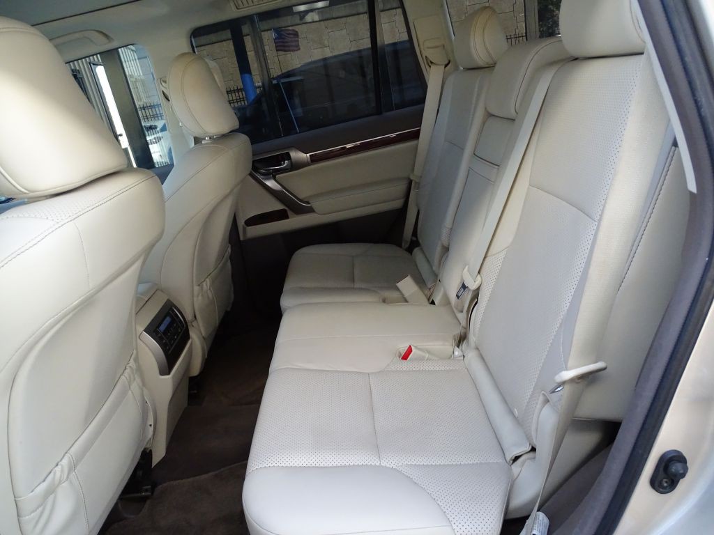 2012 Lexus GX Image 12