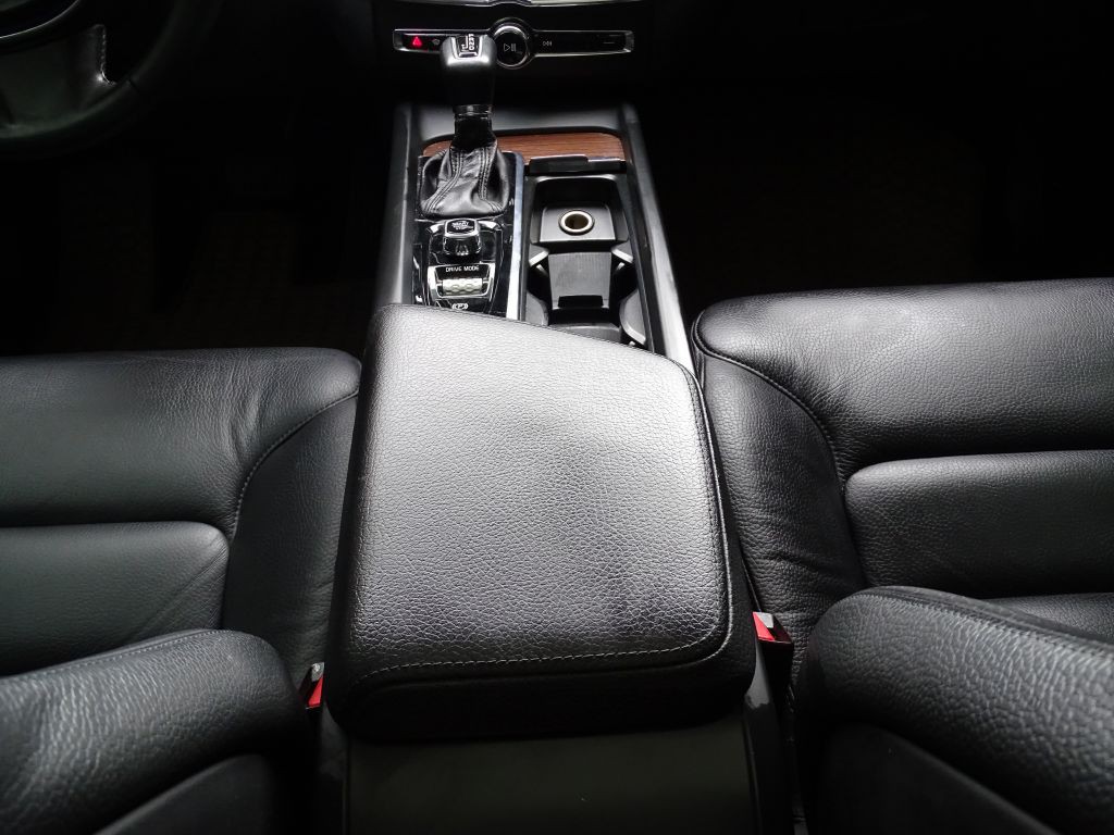 2021 Volvo XC60 Image 17