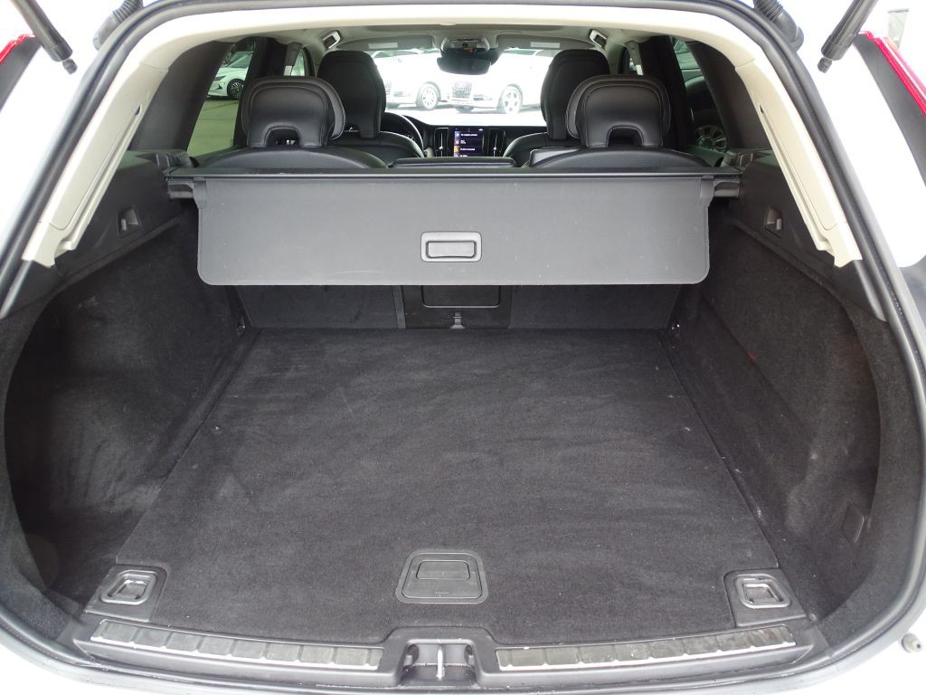 2021 Volvo XC60 Image 18