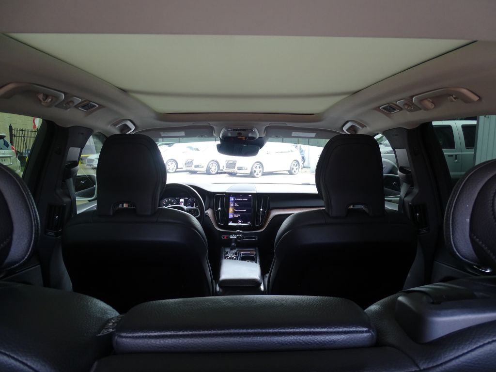 2021 Volvo XC60 Image 19