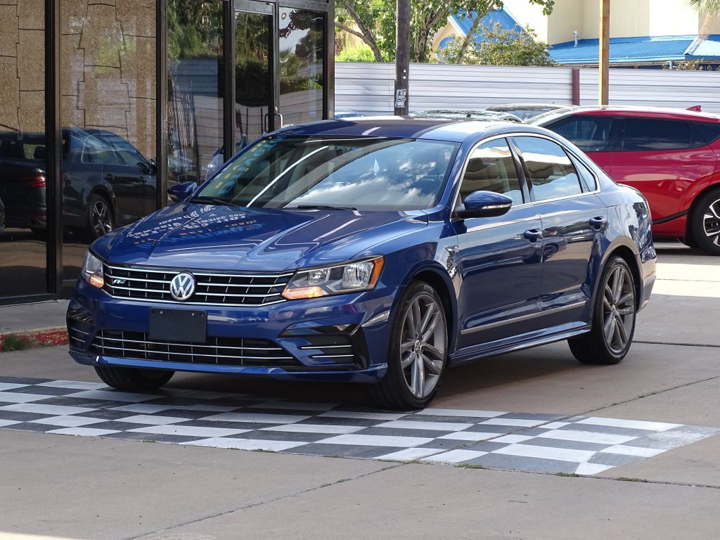 2017 Volkswagen Passat Image 2