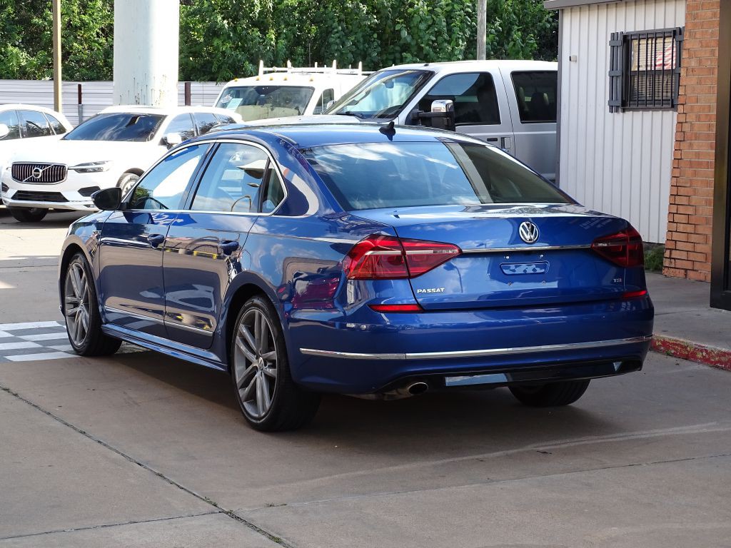 2017 Volkswagen Passat Image 4