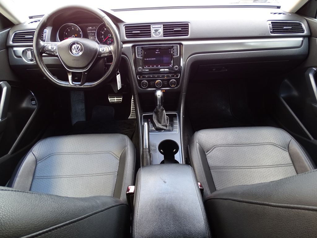 2017 Volkswagen Passat Image 12