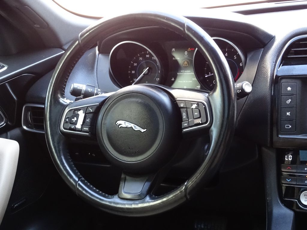 2018 Jaguar F-PACE Image 14