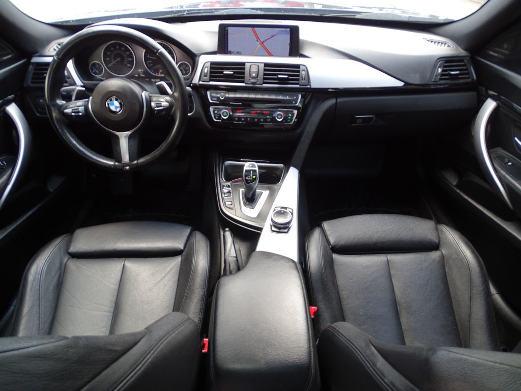 2014 BMW 3 Series Image 17