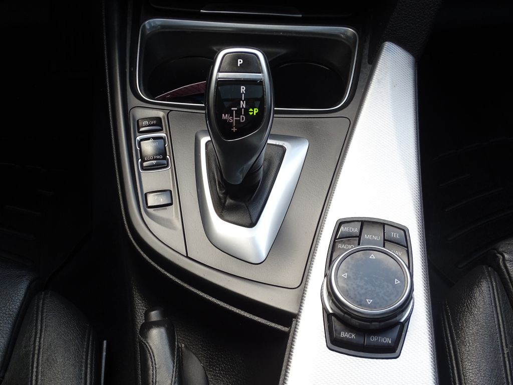 2014 BMW 3 Series Image 22