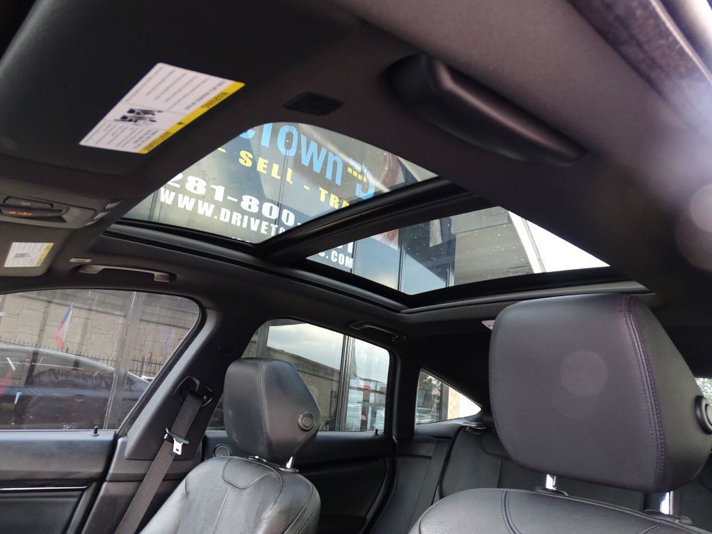 2014 BMW 3 Series Image 24