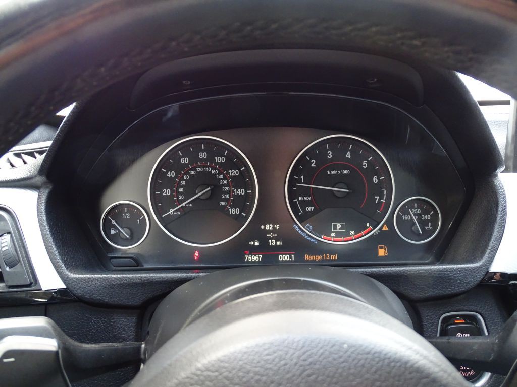 2014 BMW 3 Series Image 25