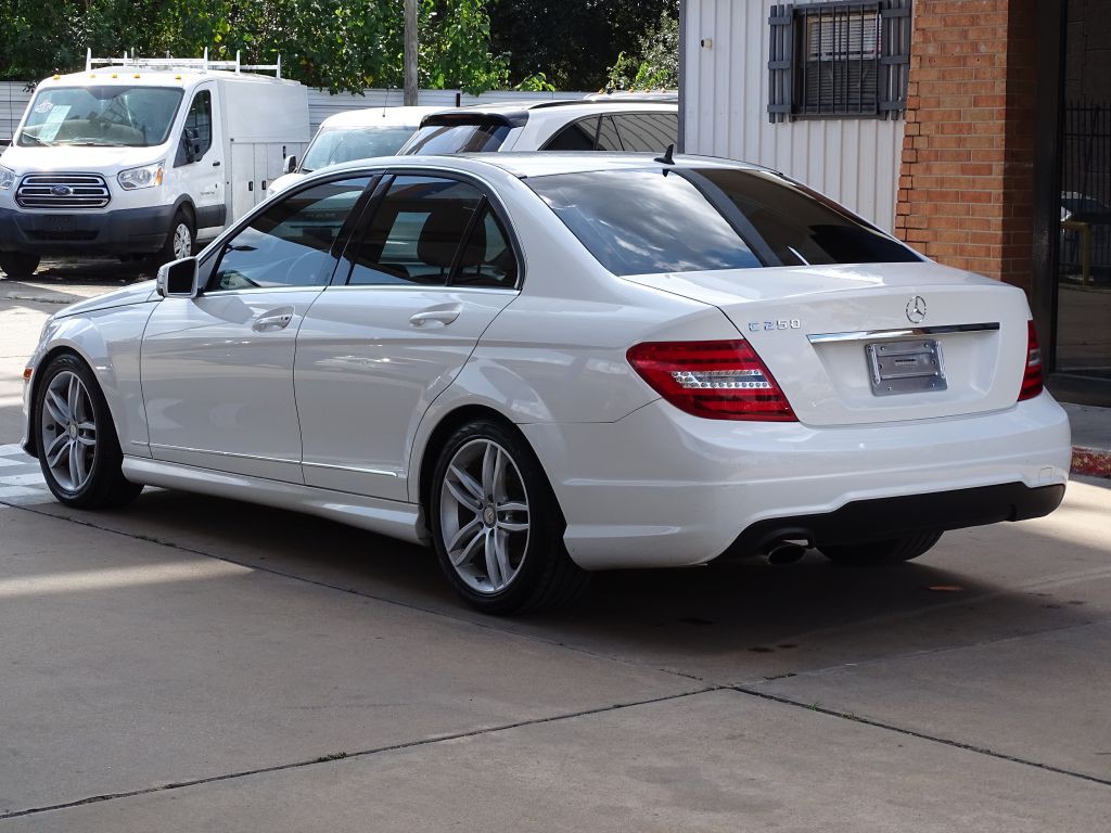 2014 Mercedes-Benz C-Class Image 4