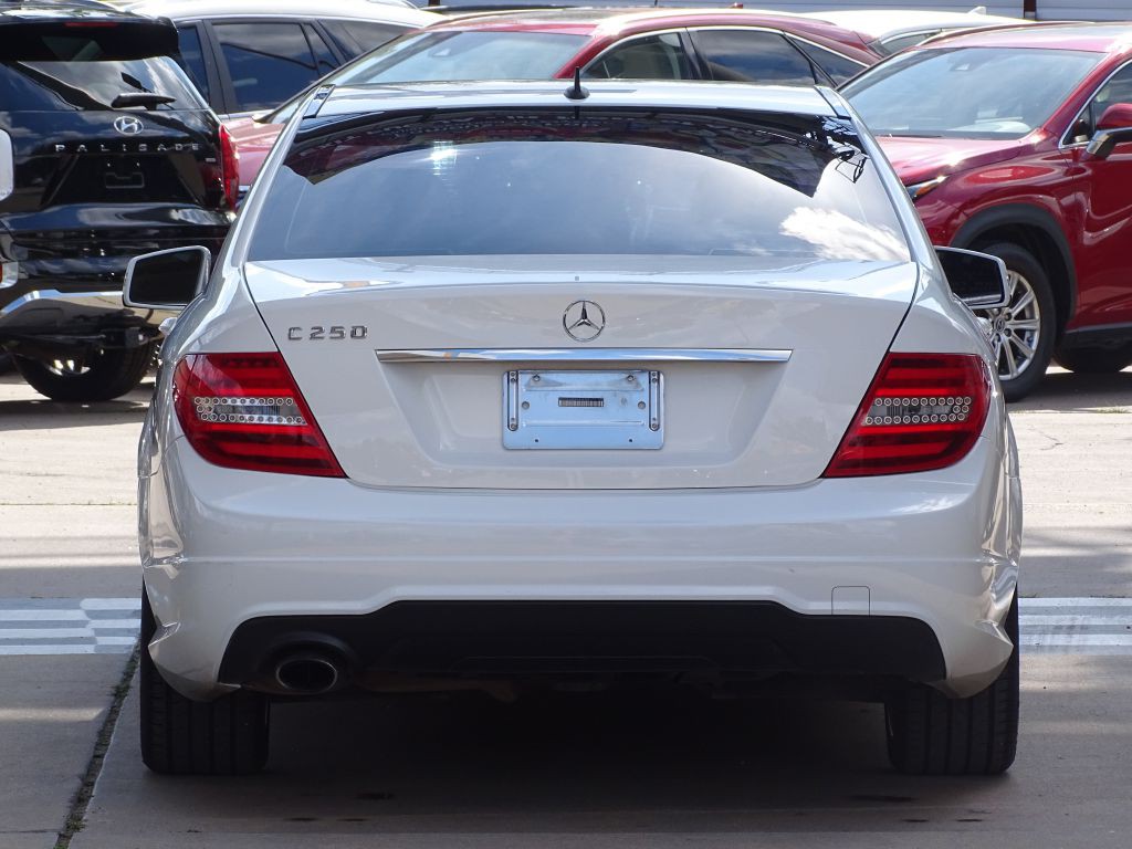 2014 Mercedes-Benz C-Class Image 6