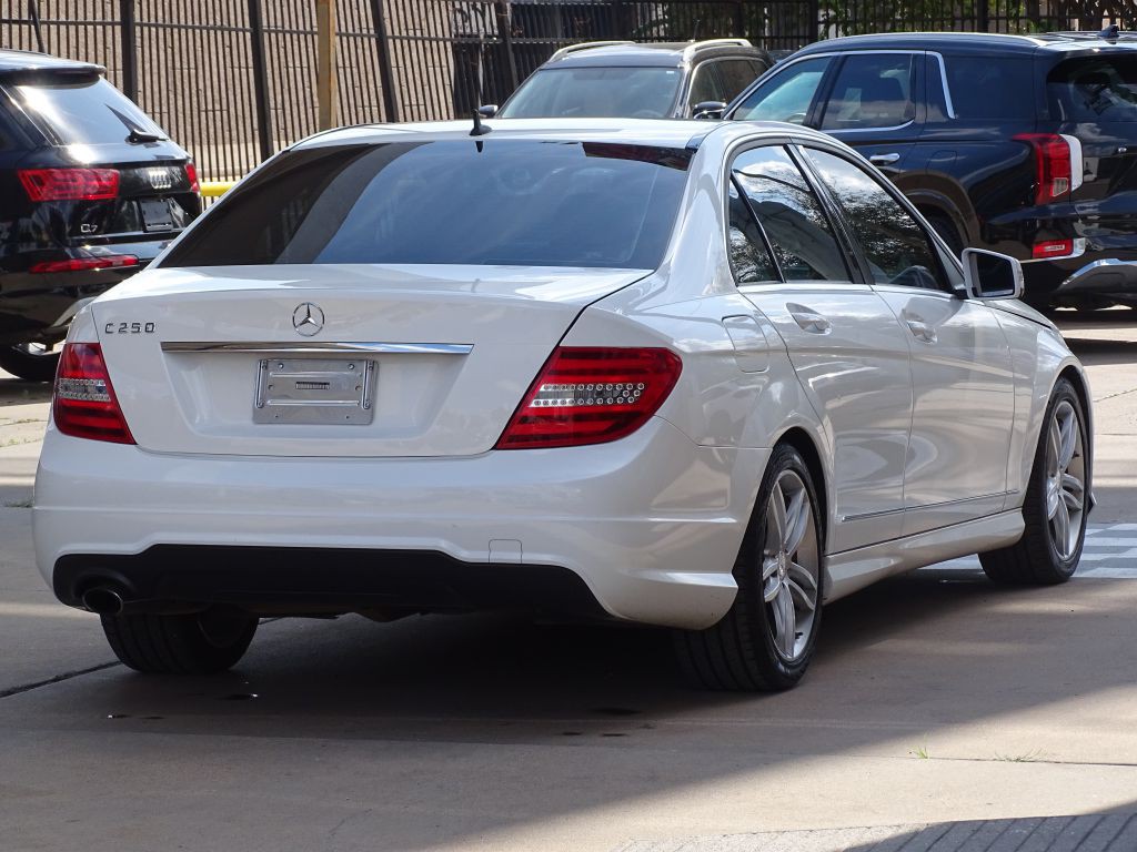 2014 Mercedes-Benz C-Class Image 7