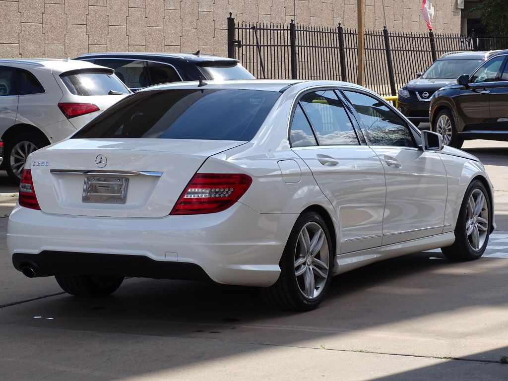 2014 Mercedes-Benz C-Class Image 8