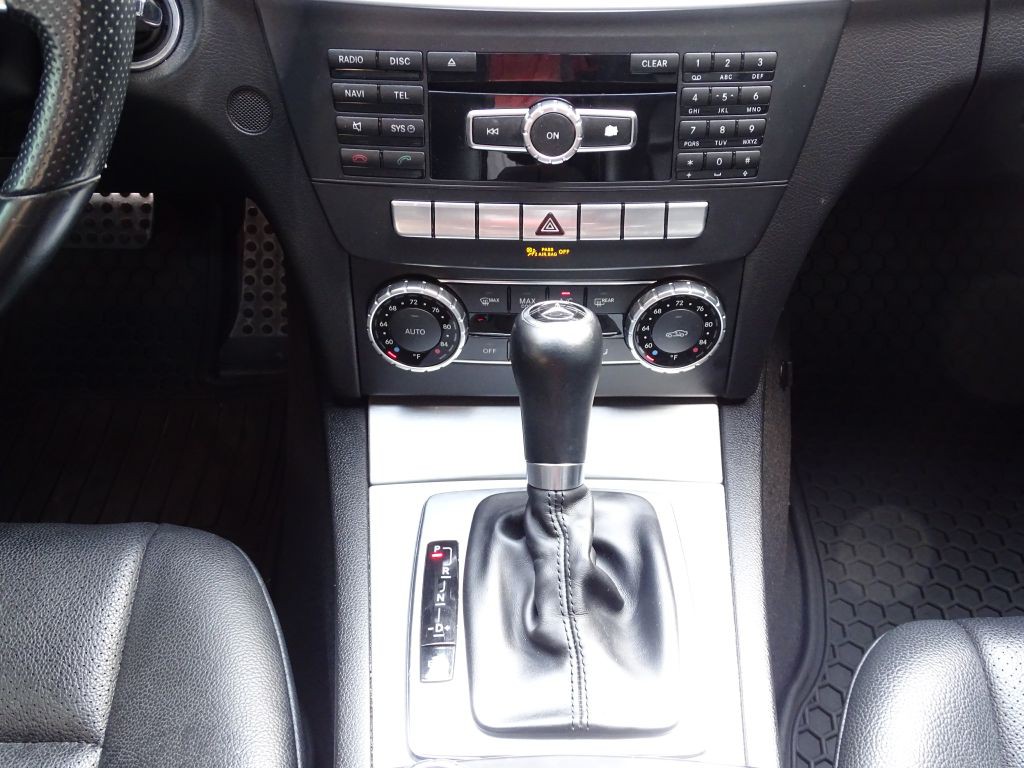 2014 Mercedes-Benz C-Class Image 17