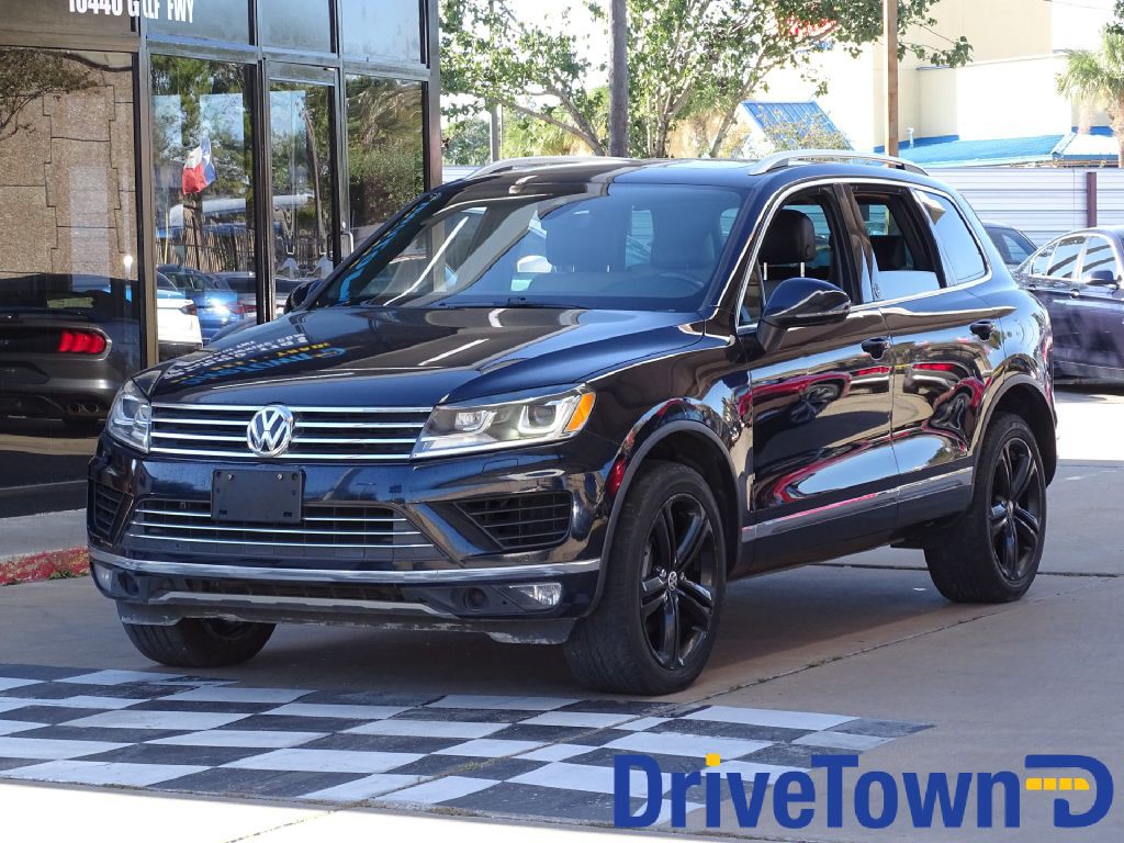 2017 Volkswagen Touareg Image 1