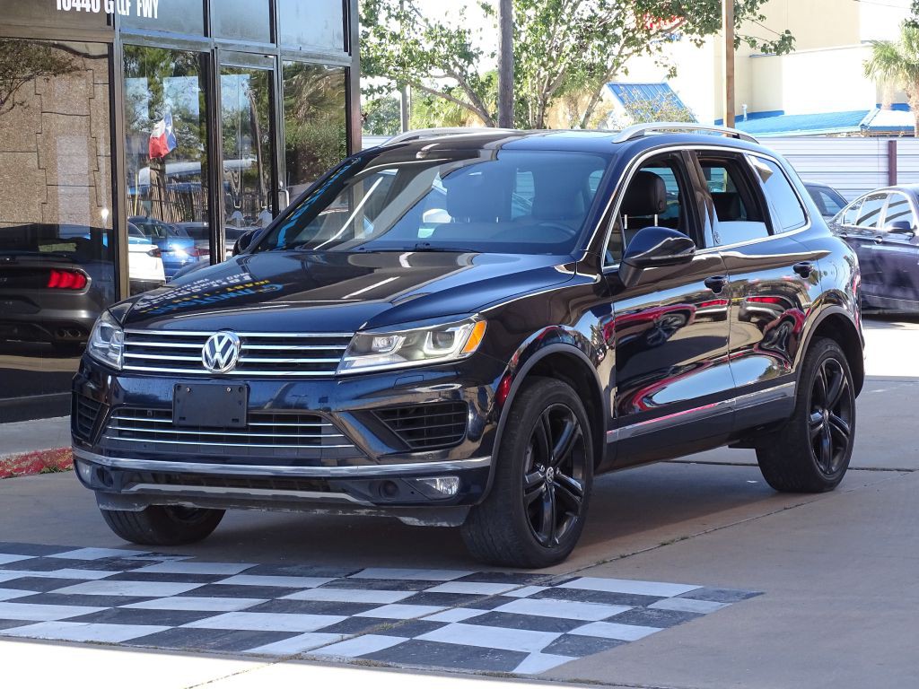 2017 Volkswagen Touareg Image 2