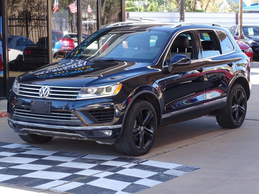 2017 Volkswagen Touareg Image 3