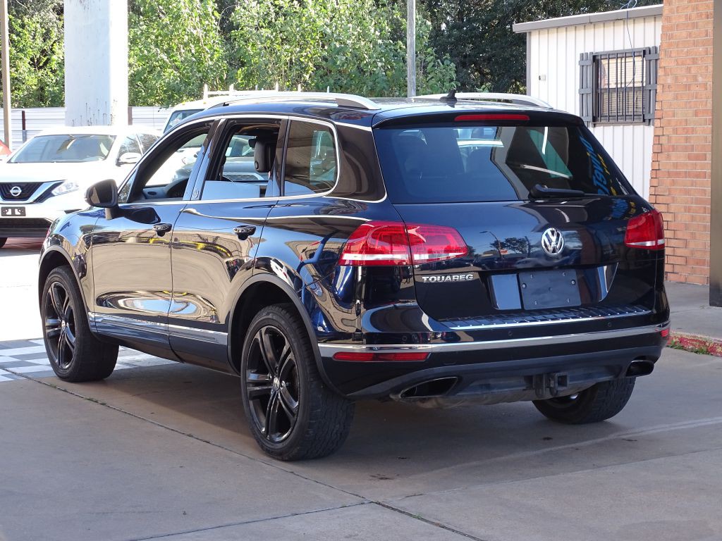 2017 Volkswagen Touareg Image 4