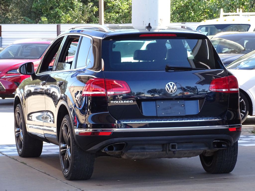 2017 Volkswagen Touareg Image 5